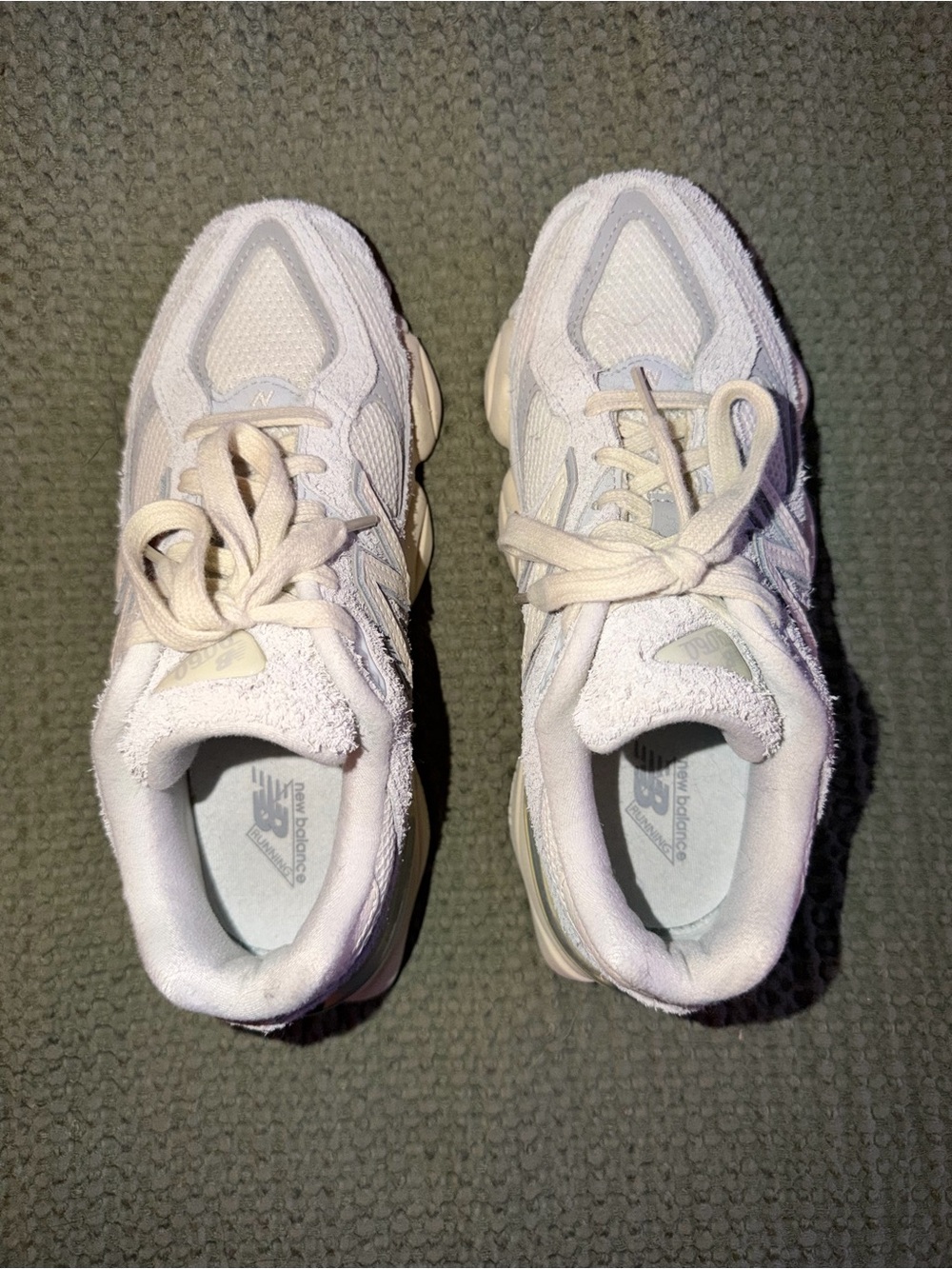 New Balance Women’s Cream/White Lace-Up Sneakers